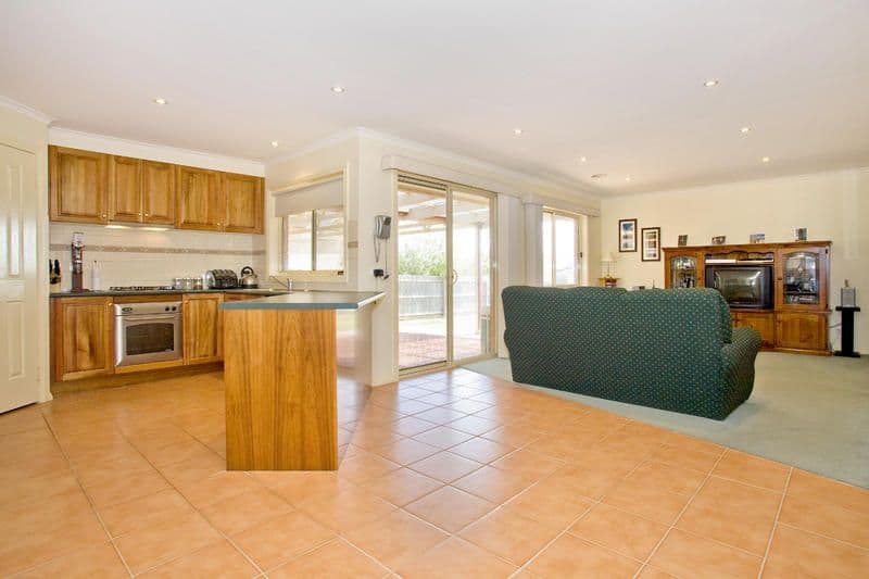 6 Acacia Lane, WAURN PONDS VIC 3216, Waurn Ponds - Thumbnail 4
