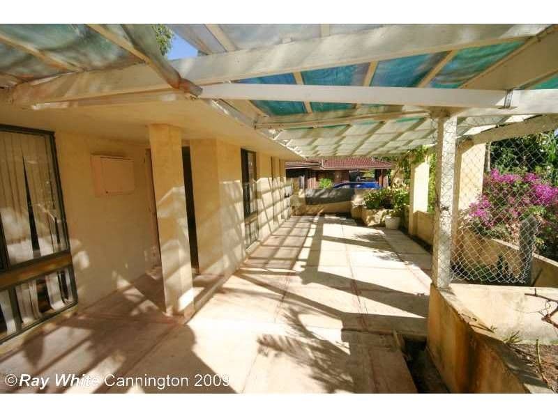 11 Levine Court, THORNLIE WA 6108, Thornlie - Thumbnail 2