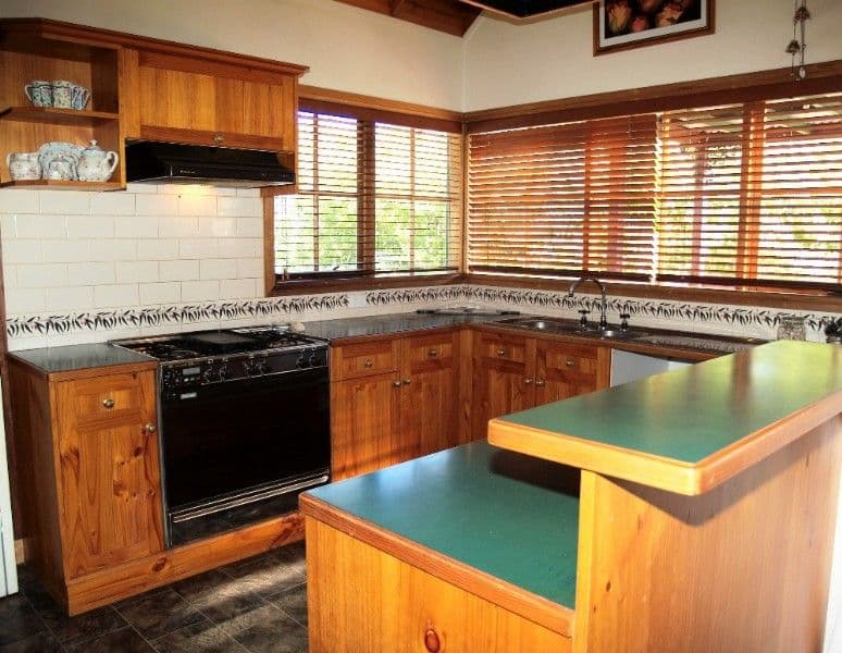 4 Stringybark Blvd North, MOUNT EVELYN VIC 3796, Mount Evelyn - Thumbnail 2