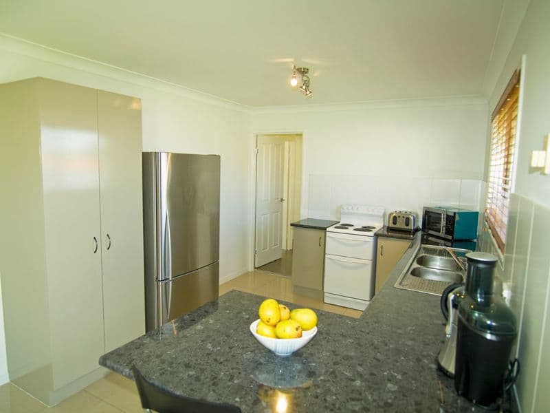 10 Mahonia Court, CRESTMEAD QLD 4132, Crestmead - Thumbnail 2