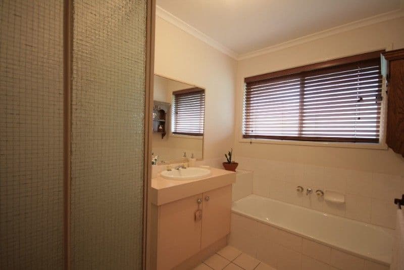 102 Pohon Drive, TANAH MERAH QLD 4128, Tanah Merah - Thumbnail 8