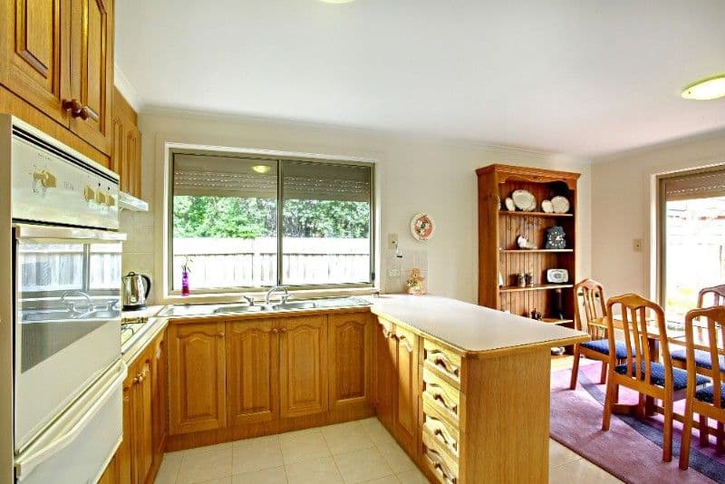 17 Carroll Crescent, MILL PARK VIC 3082, Mill Park - Thumbnail 4