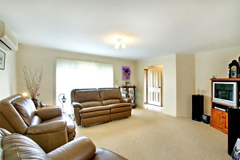 17 Carroll Crescent, MILL PARK VIC 3082, Mill Park - Thumbnail 6