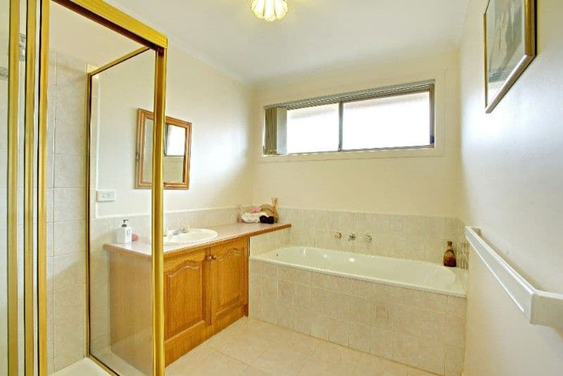 17 Carroll Crescent, MILL PARK VIC 3082, Mill Park - Thumbnail 8