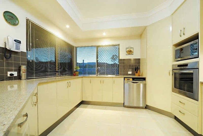 82 Galbraith Park Drive, CANNONVALE QLD 4802, Cannonvale - Thumbnail 3