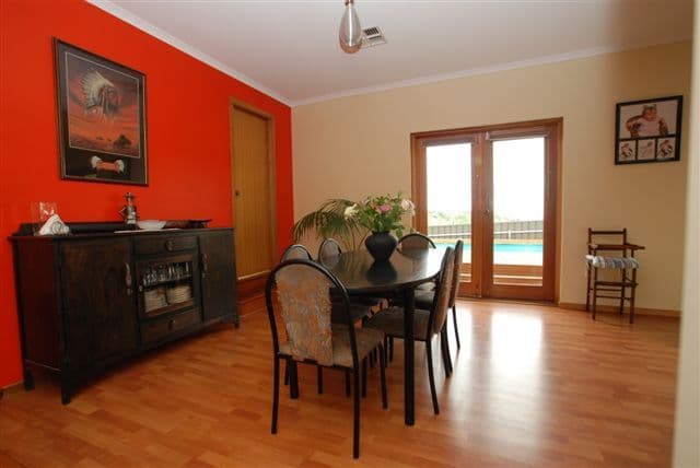 5 Surrey Grove, Point Cook, VIC, 3030, Point Cook - Thumbnail 4