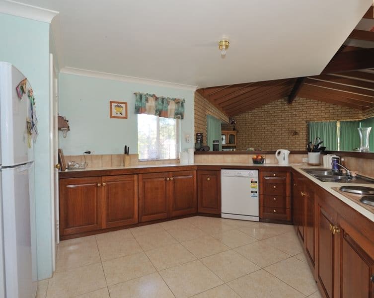 9  Buckle Court, WAIKIKI WA 6169, Waikiki - Thumbnail 2