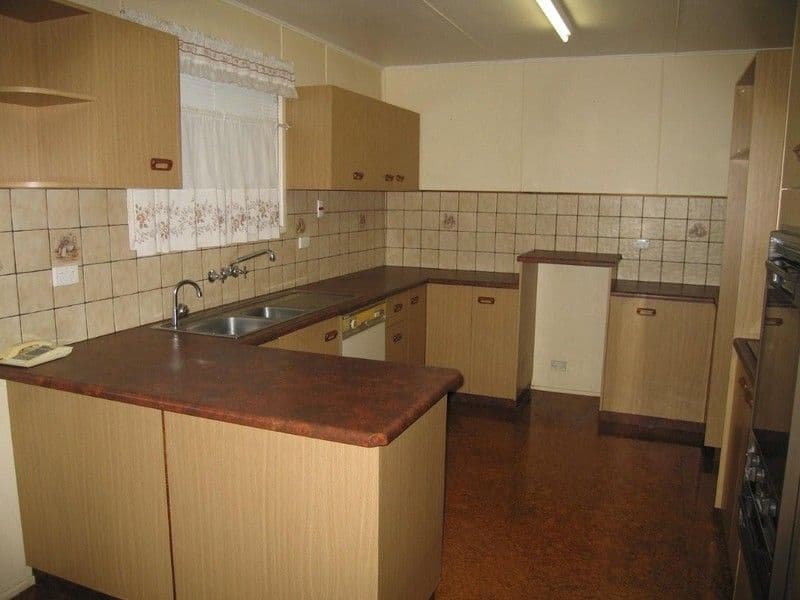 263 Mackenzie Street, CENTENARY HEIGHTS QLD 4350, Centenary Heights - Thumbnail 2