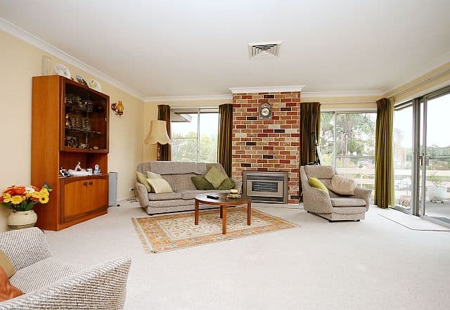 2 Bligh Close, GEORGES HALL NSW 2198, Georges Hall - Thumbnail 2