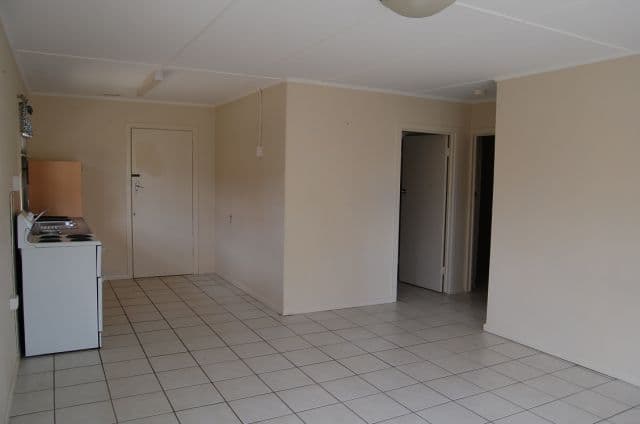 32 Thygesen Street, BUNDABERG NORTH QLD 4670, Bundaberg North - Thumbnail 2