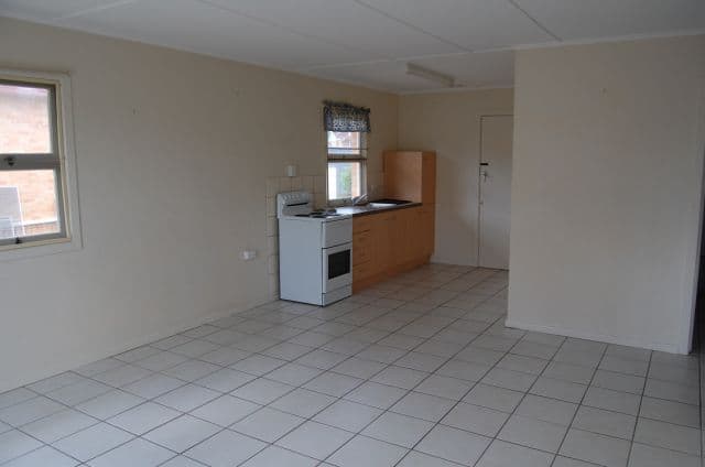 32 Thygesen Street, BUNDABERG NORTH QLD 4670, Bundaberg North - Thumbnail 7