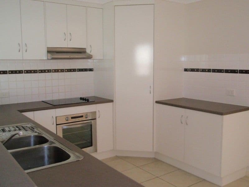 35 Lyons Crescent, WARWICK QLD 4370, Warwick - Thumbnail 3