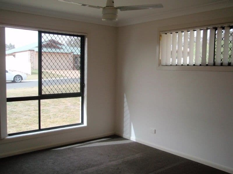 35 Lyons Crescent, WARWICK QLD 4370, Warwick - Thumbnail 6