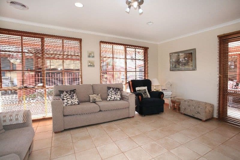280 Dandelion Drive, ROWVILLE VIC 3178, Rowville - Thumbnail 2