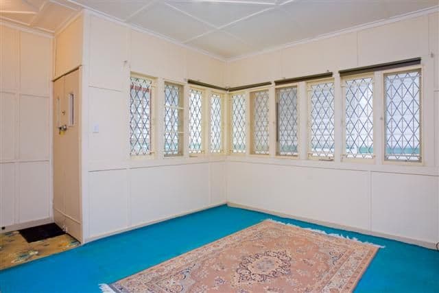 28 Boronia Avenue, HOLLAND PARK WEST QLD 4121, Holland Park West - Thumbnail 5