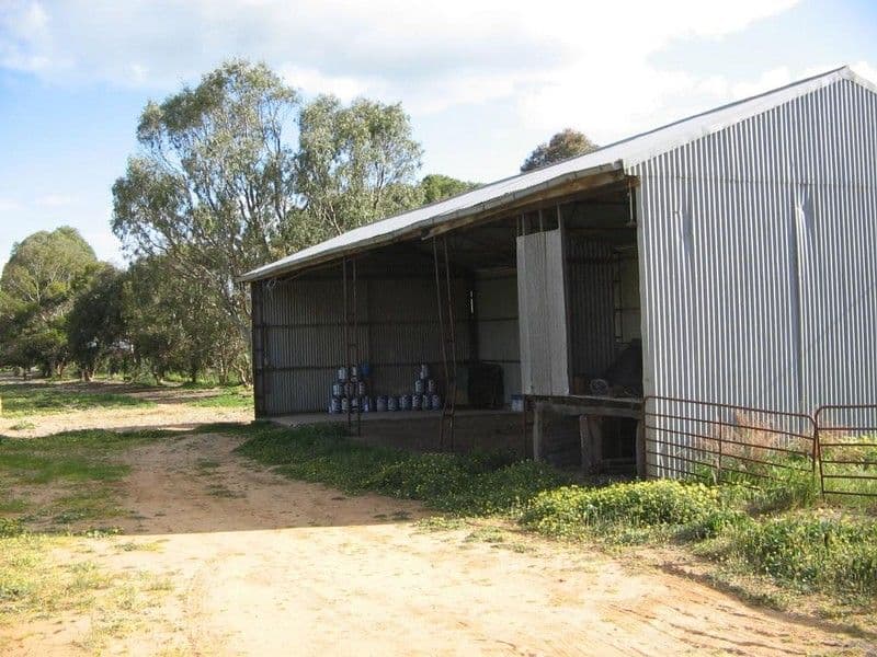 "Wooloogla" Serviceton North Road, TELOPEA DOWNS VIC 3420, Telopea Downs - Thumbnail 7