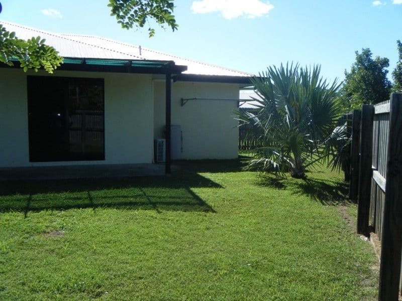 30 Banksia Court, CANNONVALE QLD 4802, Cannonvale - Thumbnail 3