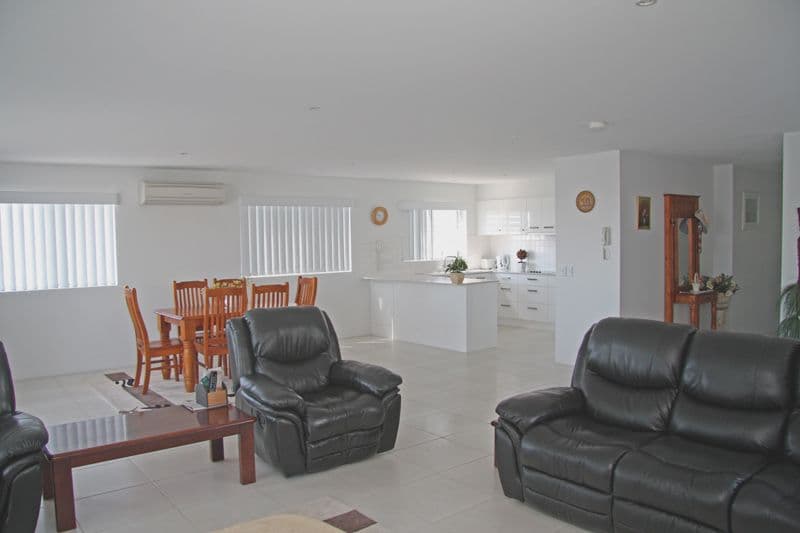 10 McGregor Crescent, TWEED HEADS NSW 2485, Tweed Heads - Thumbnail 2