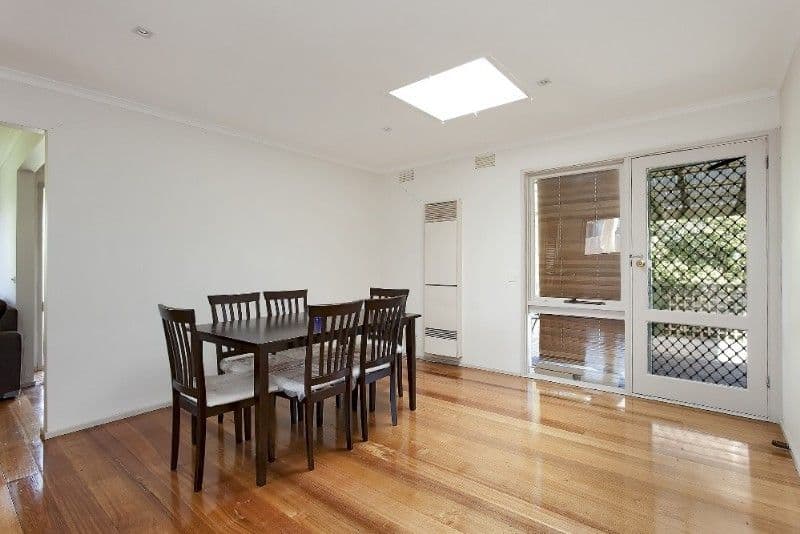 8 Taunton Crescent, SCORESBY VIC 3179, Scoresby - Thumbnail 2