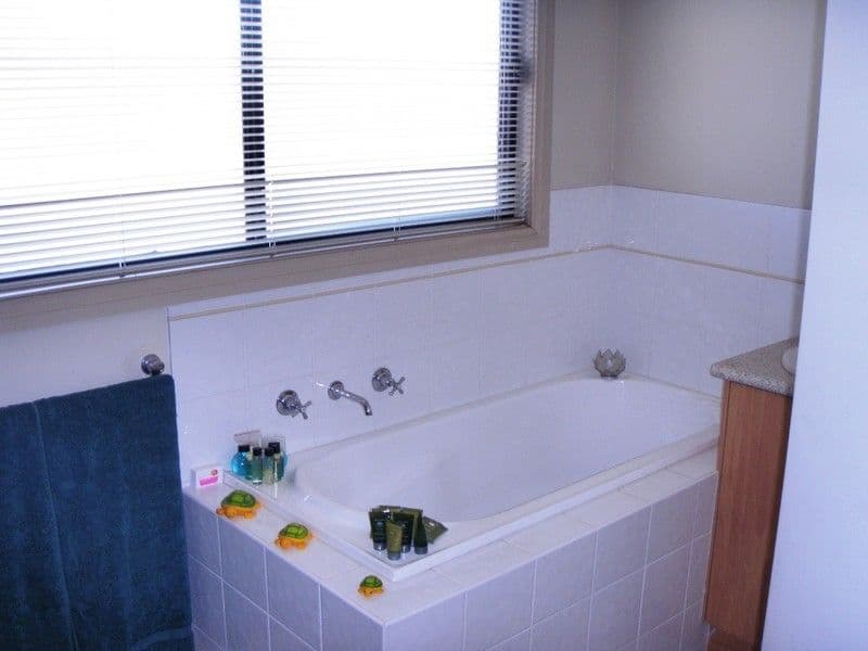 27 The Crescent, POINT COOK VIC 3030, Point Cook - Thumbnail 4