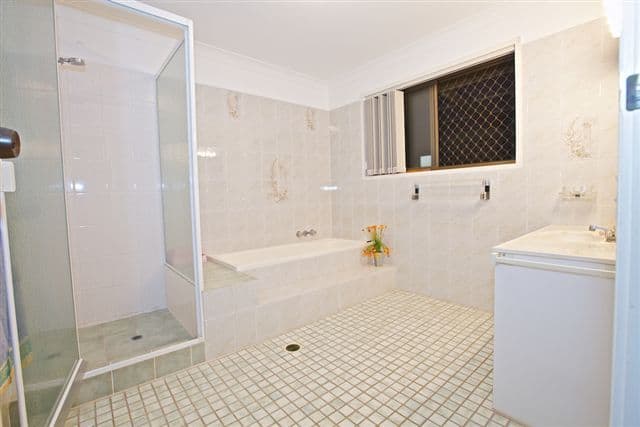 1 Rosella Street, PARREARRA QLD 4575, Parrearra - Thumbnail 5