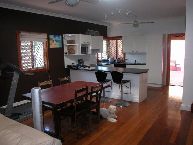28 Bondi Avenue, MERMAID BEACH QLD 4218, Mermaid Beach - Thumbnail 3