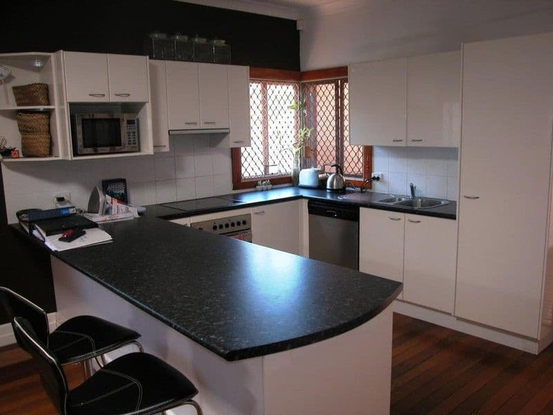 28 Bondi Avenue, MERMAID BEACH QLD 4218, Mermaid Beach - Thumbnail 4
