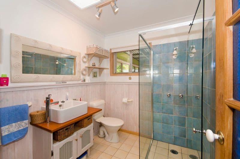 2 Amboina Avenue, PALM BEACH QLD 4221, Palm Beach - Thumbnail 6