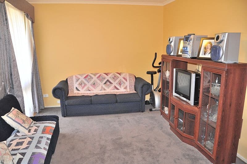 2 Todman Close, MILL PARK VIC 3082, Mill Park - Thumbnail 5