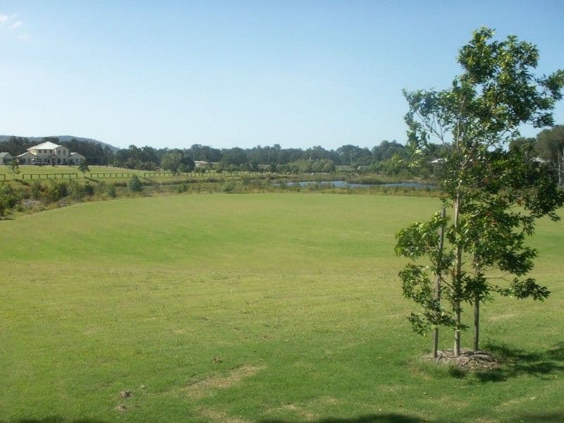11 Greenacre Way, MAUDSLAND QLD 4210, Maudsland - Thumbnail 2