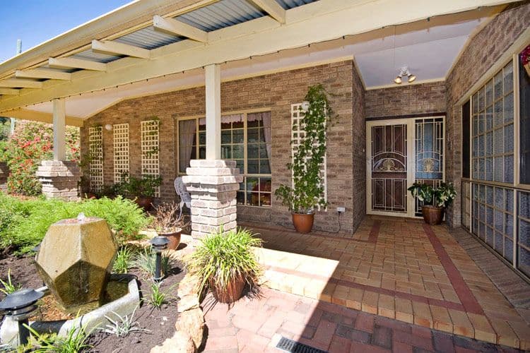 16 Glen Avon Street, LESMURDIE WA 6076, Lesmurdie - Thumbnail 2