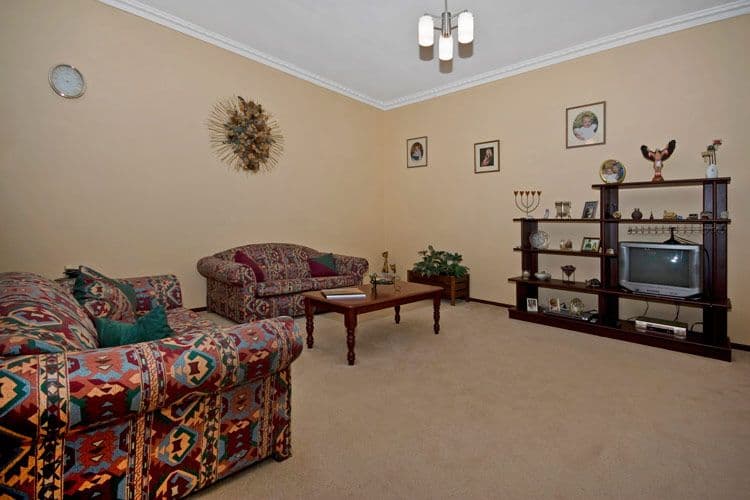 16 Glen Avon Street, LESMURDIE WA 6076, Lesmurdie - Thumbnail 4
