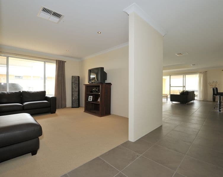 4 Remembrance Drive, BALDIVIS WA 6171, Baldivis - Thumbnail 5