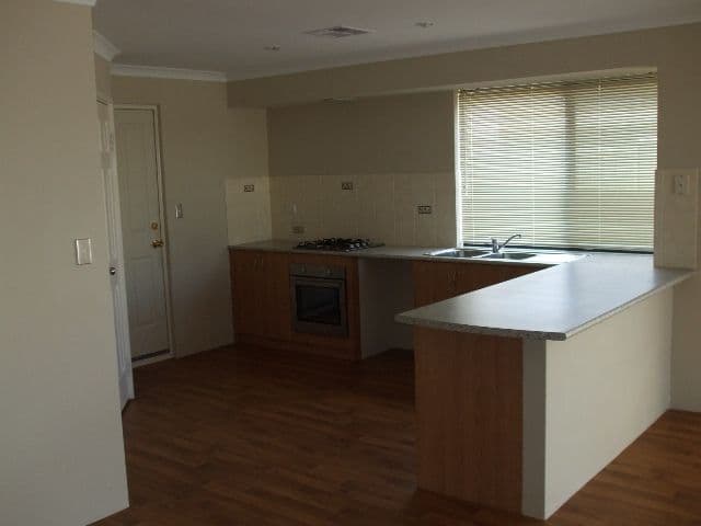12 Jonquil Loop, SEVILLE GROVE WA 6112, Seville Grove - Thumbnail 2