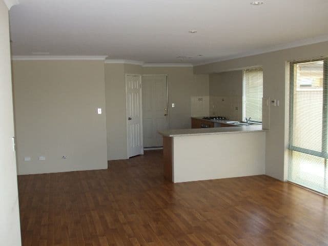 12 Jonquil Loop, SEVILLE GROVE WA 6112, Seville Grove - Thumbnail 6