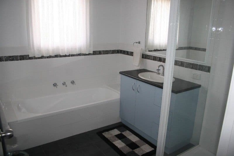 56 Northcote Street, ROCHESTER VIC 3561, Rochester - Thumbnail 3