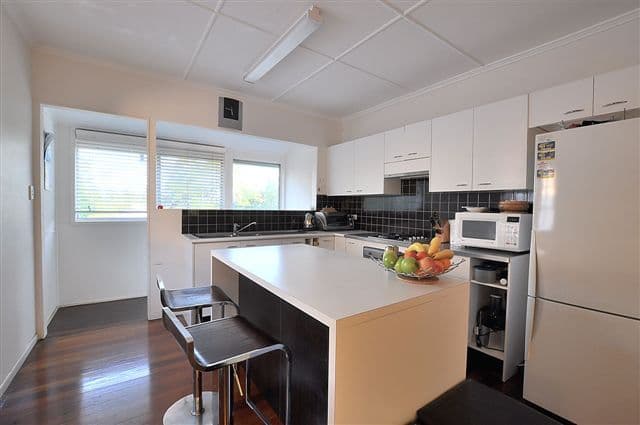 34 Dovedale Crescent, ASHGROVE QLD 4060, Ashgrove - Thumbnail 2