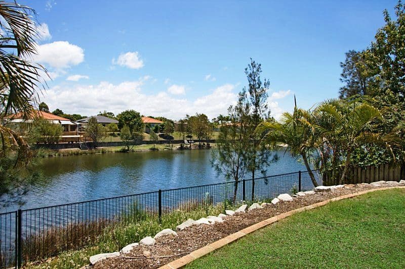 32 Lakes Circuit, BURLEIGH WATERS QLD 4220, Burleigh Waters - Thumbnail 3