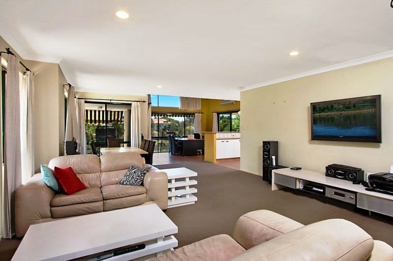 32 Lakes Circuit, BURLEIGH WATERS QLD 4220, Burleigh Waters - Thumbnail 5