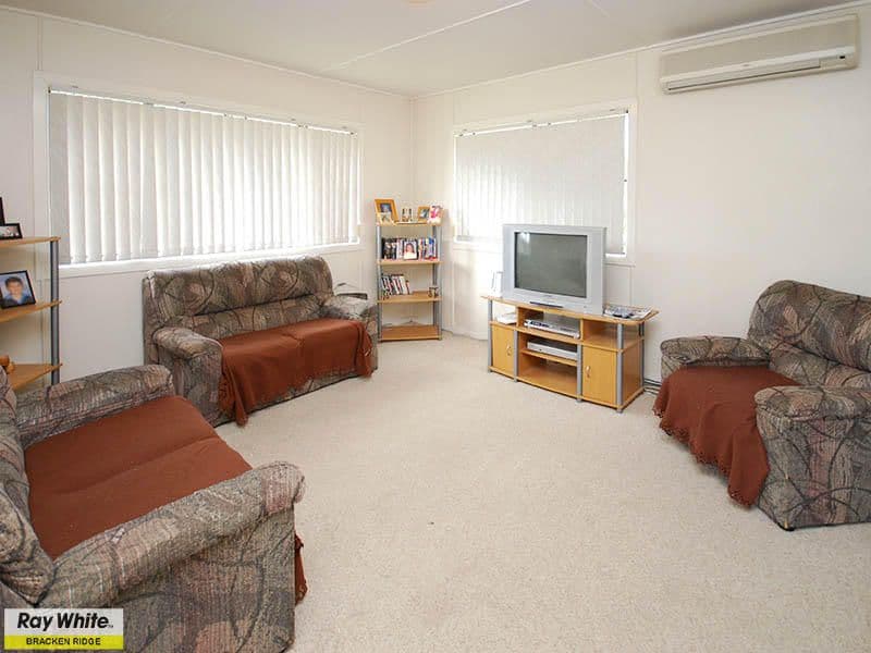 27 Stirling Street, STRATHPINE QLD 4500, Strathpine - Thumbnail 2