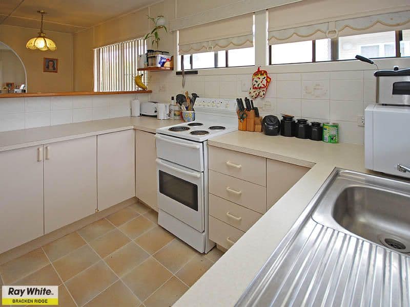 27 Stirling Street, STRATHPINE QLD 4500, Strathpine - Thumbnail 3