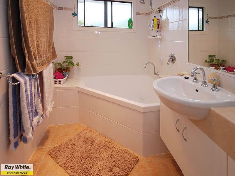 27 Stirling Street, STRATHPINE QLD 4500, Strathpine - Thumbnail 5
