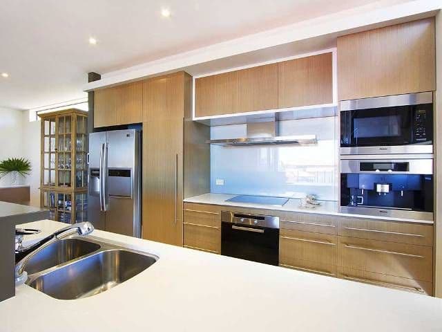 16 Cronulla Avenue, MERMAID BEACH QLD 4218, Mermaid Beach - Thumbnail 2