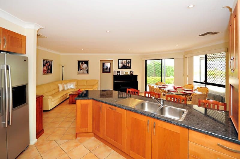 160 Galaxy Street, BRIDGEMAN DOWNS QLD 4035, Bridgeman Downs - Thumbnail 4