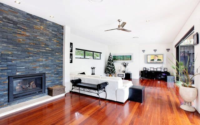 7 Seabeach Avenue, MERMAID BEACH QLD 4218, Mermaid Beach - Thumbnail 3