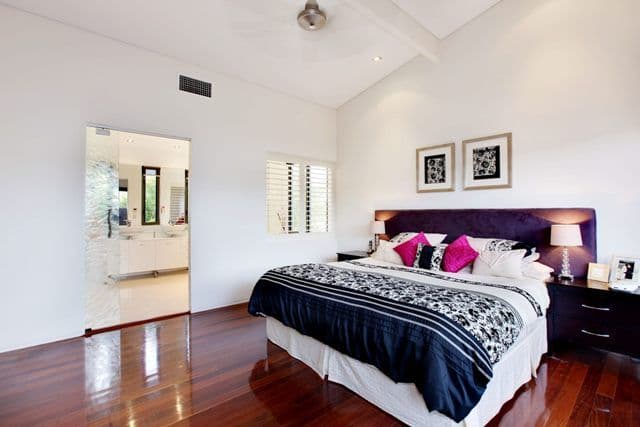 7 Seabeach Avenue, MERMAID BEACH QLD 4218, Mermaid Beach - Thumbnail 5