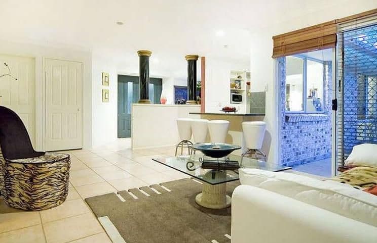4 Creekwood Place, HELENSVALE QLD 4212, Helensvale - Thumbnail 2