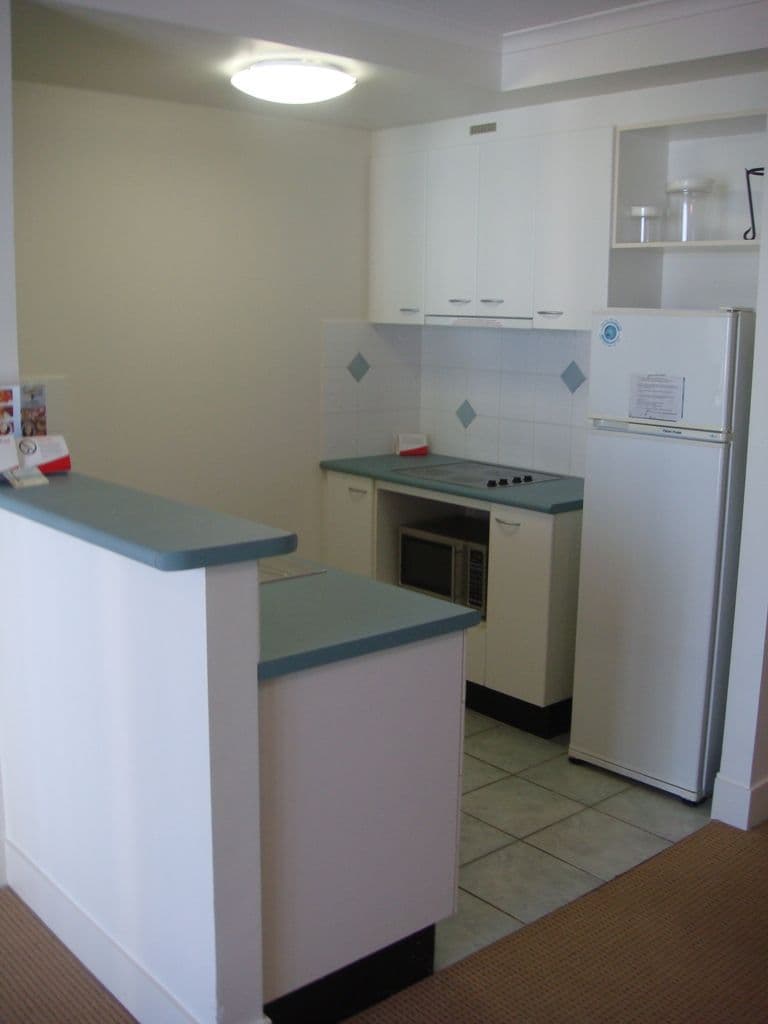 905 'Neptune Resort', 30 Surf Parade, BROADBEACH QLD 4218, Broadbeach - Thumbnail 2