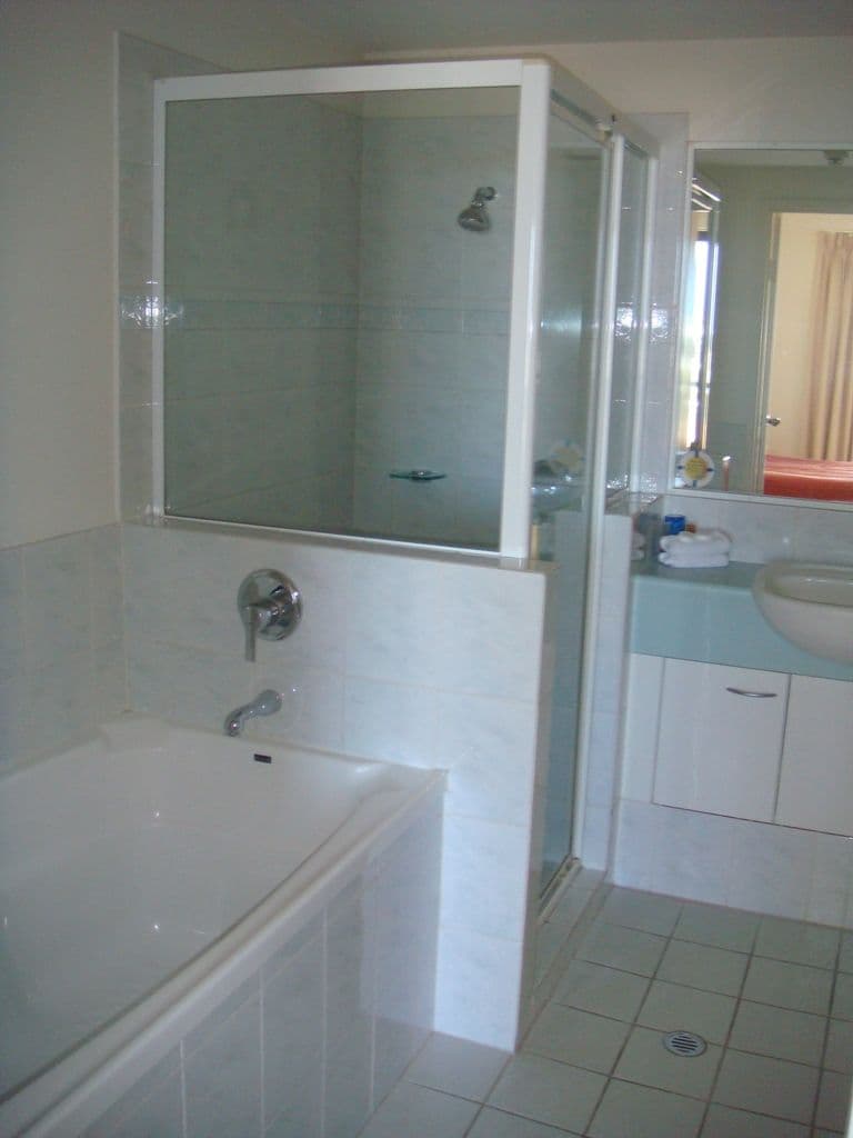 905 'Neptune Resort', 30 Surf Parade, BROADBEACH QLD 4218, Broadbeach - Thumbnail 5