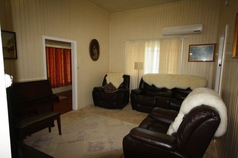 38 Strathdee Street, MUNDUBBERA QLD 4626, Mundubbera - Thumbnail 4